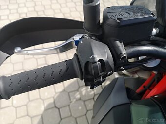 Aprilia Shiver 900 r.v.2019, nové v ČR, najeto jen 13.885 km - 12