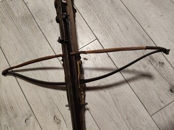 Mohutná lovecká kuše - 12