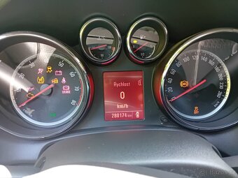OPEL ASTRA J 1.6i 16V 2013 ČR - 12