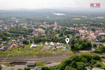 Prodej pozemku k bydlení, 991 m², Hrob, ul. Husova - 12