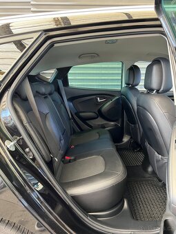 Hyundai ix35 100 kW, 2.0 CRDi, 4x4, UZÁVĚRKA, KŮŽE - 12