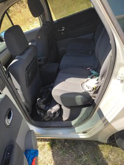 Renault Megane Scénic 1,9 dCi 96kw rok 2006 nová STK - 12