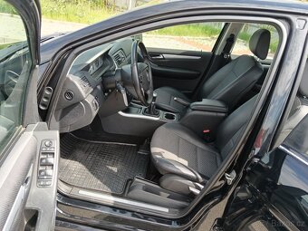 Mercedes B150 - 12