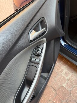 Ford Focus Universal 1.8 TDCi - 12