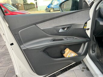 Prodám Peugeot 3008  1.2 benzin Pure Tech 96 kw - 12