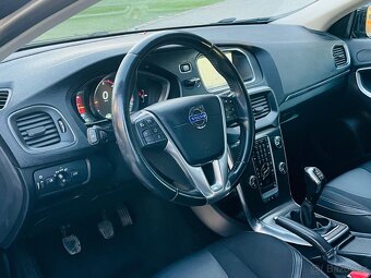 Volvo V40 2.0 D3 5VÁLEC 110KW MANUÁL LED SENZORY SERVISKA - 12