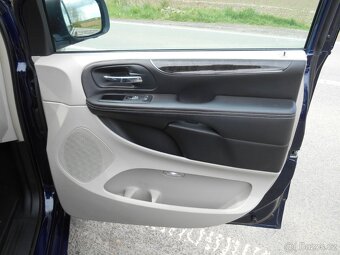 Chrysler Town & Country 3.6 RT LPG NAVI DVD 2013 - 12