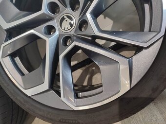 Škoda Octavia IV - RS kola/letní sada 5x112r19 225/40 r19 - 12