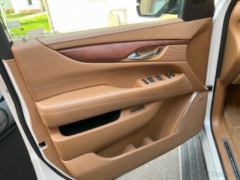 2016 Cadillac Escalade Platinum, 6.2L V8 - 12