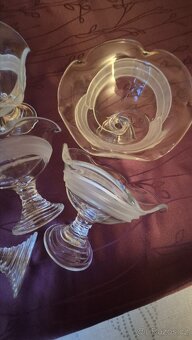 Skleněná miska na servírování - 12