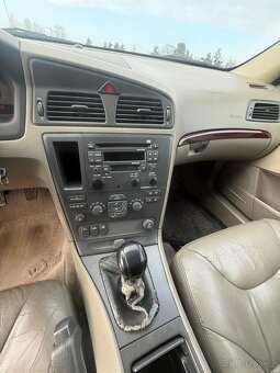 Volvo V70 2,5 Kombi STK 08/2027 - 12