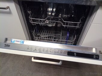 Moderní kuchyňská linka - 12