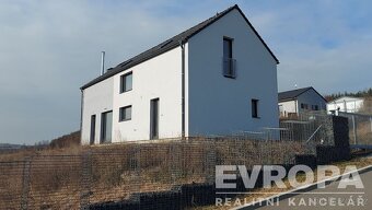 Novostavba rodinného domu 5+kk, pozemek 803m2, 15minut od ok - 12
