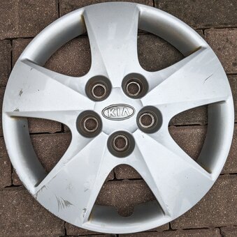 Prodám sadu kol Kia Ceed – 15” disky + pneu + poklice - 12