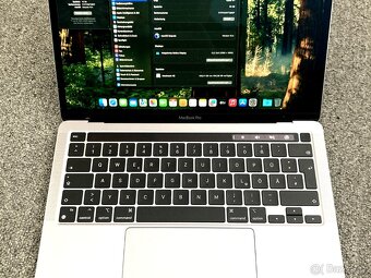 MacBook Pro 13 palců Apple M1 chip 16GB RAM 512 ssd - 12