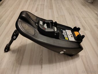 Joie i-Venture + i-Base Advance dětská autosedačka - 12