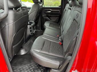 DODGE RAM 1500 HARD OFFROAD HEMI NAVIJÁK - 12