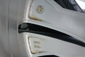 4ks original VW,7x17,5x112,et38+pneu 215/55/17 zimní - 12