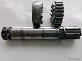 ČZ 125 B & T STAROVACÍ HŘÍDEL & SEGMENTY PRIMÁRNÍ KOLEČKO - 12