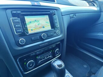 ŠKODA SUPERB COMBI FL 2.0 TDI 103 kW DSG EXCLUSIVE/BI-XENONY - 12