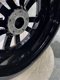 Mercedes r19 top 5x112 - 12