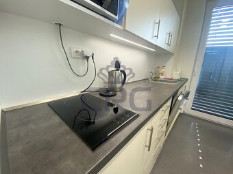 PRONÁJEM NOVĚ VYBUDOVANÉ KANCELÁŘE O CP 21,70 M2 V BRNĚ - 12