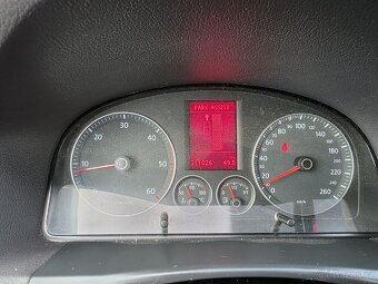 Volkswagen Touran TOP výbava - 12