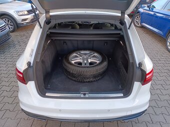 Audi A4 Avant 2.0TDI 140kW Aut. LED ACC Tažné Press&Drive Qi - 12
