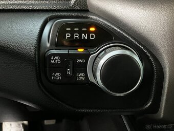Dodge Ram 1500 5.7 V8 HEMI - 4x4 - RAM BOXY - NEBOURANÝ - 12