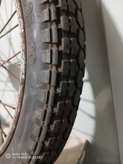 Jawa 250, 350 pérák zadní kolo s krasným pláštěm Barum Super - 12