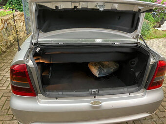 Opel Astra  1,6i Cabrio Bertone klima. - 12