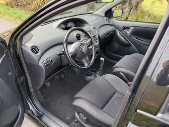Toyota Yaris 1.5i T-Sport 5dv - 12