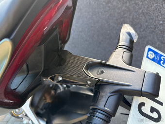 Ducati Streetfighter V2 2023 - 12