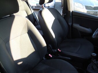 Hyundai i10 1.1i 68koní r.v.10/2011 vč. DPH - 12