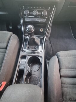 Touran 1,6 TDI 85kw highland - 12