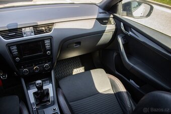 Škoda Octavia Combi 2.0 TFSI RS - 12