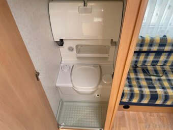PRODÁNO Hobby De luxe 400, 4osoby, pevná postel, bojler - 12