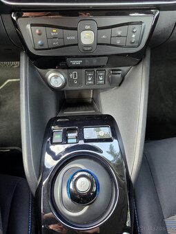 Nissan Leaf 40 KWh ACENTA-2020-ZÁRUKA-SERVIS NISSAN 28 TKM - 12