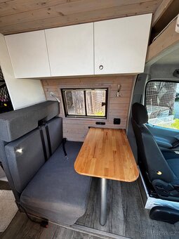 Obytná dodávka Mercedes-Benz Sprinter 319 CDI - 12