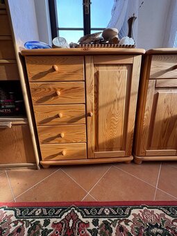 Prodám komody,skříně,kuchyň,botník,rohové sezení z masivu - 12