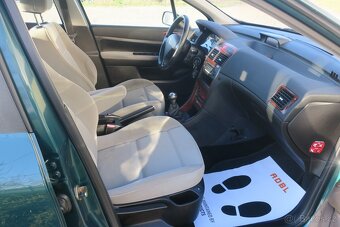 PEUGEOT 307 1.616V, BOHATÁ VÝBAVA - 12