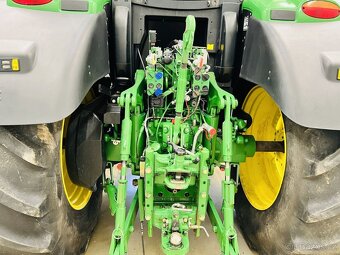 Prodám kolový traktor John Deere 6210R - 12
