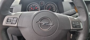 Opel Astra GTC - 12