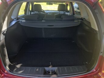 Hyundai i30 CW 1.6Crdi combi 66kw //nová TK//super stav// - 12
