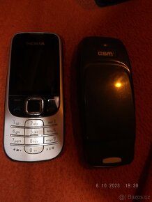 Prodám sběrateli sbírku mobil. telefonů, různé stáří a typů - 12