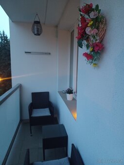 Pronájem zrekonstruovaného bytu 3+1 (76 m²) s balkonem - 12