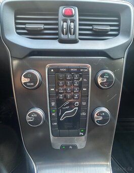 VOLVO V40 2.0D3 110KW 5VÁLEC-AUTOMAT-KAMERA-COCKPIT-98Tkm - 12