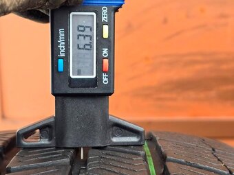 Zimní Barum 215/60/16 XL - 12