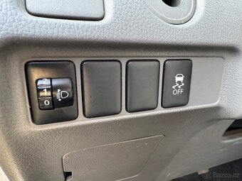 MITSUBISHI L200  2.4 DIESEL  4x 4 - 12