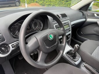 Škoda Octavia 1.6 mpi 75kw facelift hatchback - 12